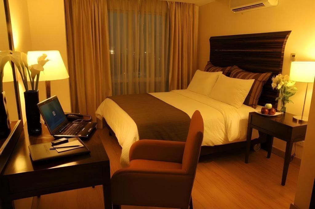 Lancaster Hotel Manila Mandaluyong Zewnętrze zdjęcie