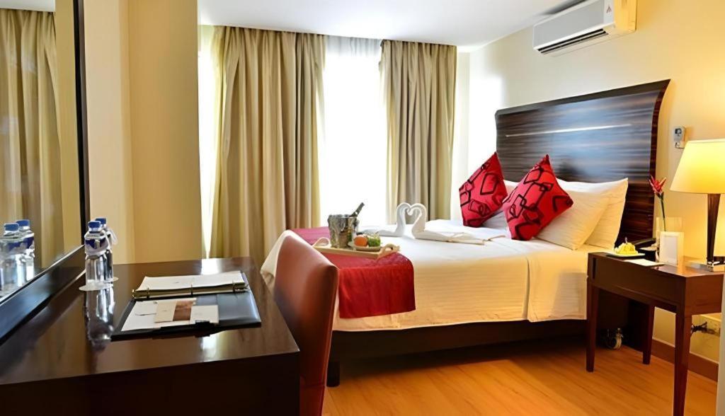 Lancaster Hotel Manila Mandaluyong Zewnętrze zdjęcie