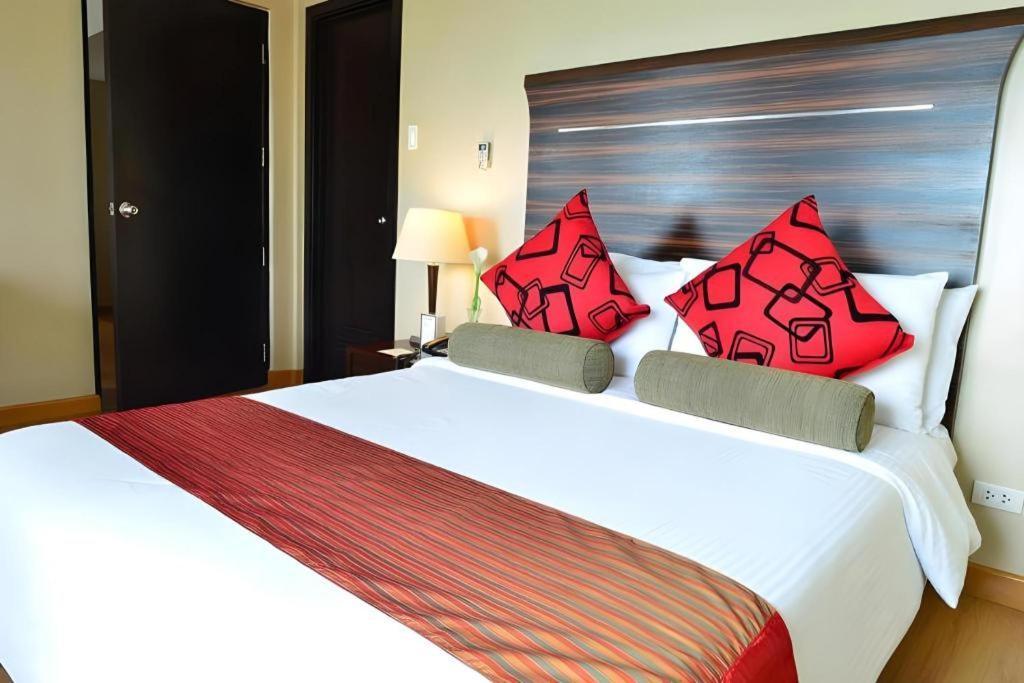 Lancaster Hotel Manila Mandaluyong Zewnętrze zdjęcie